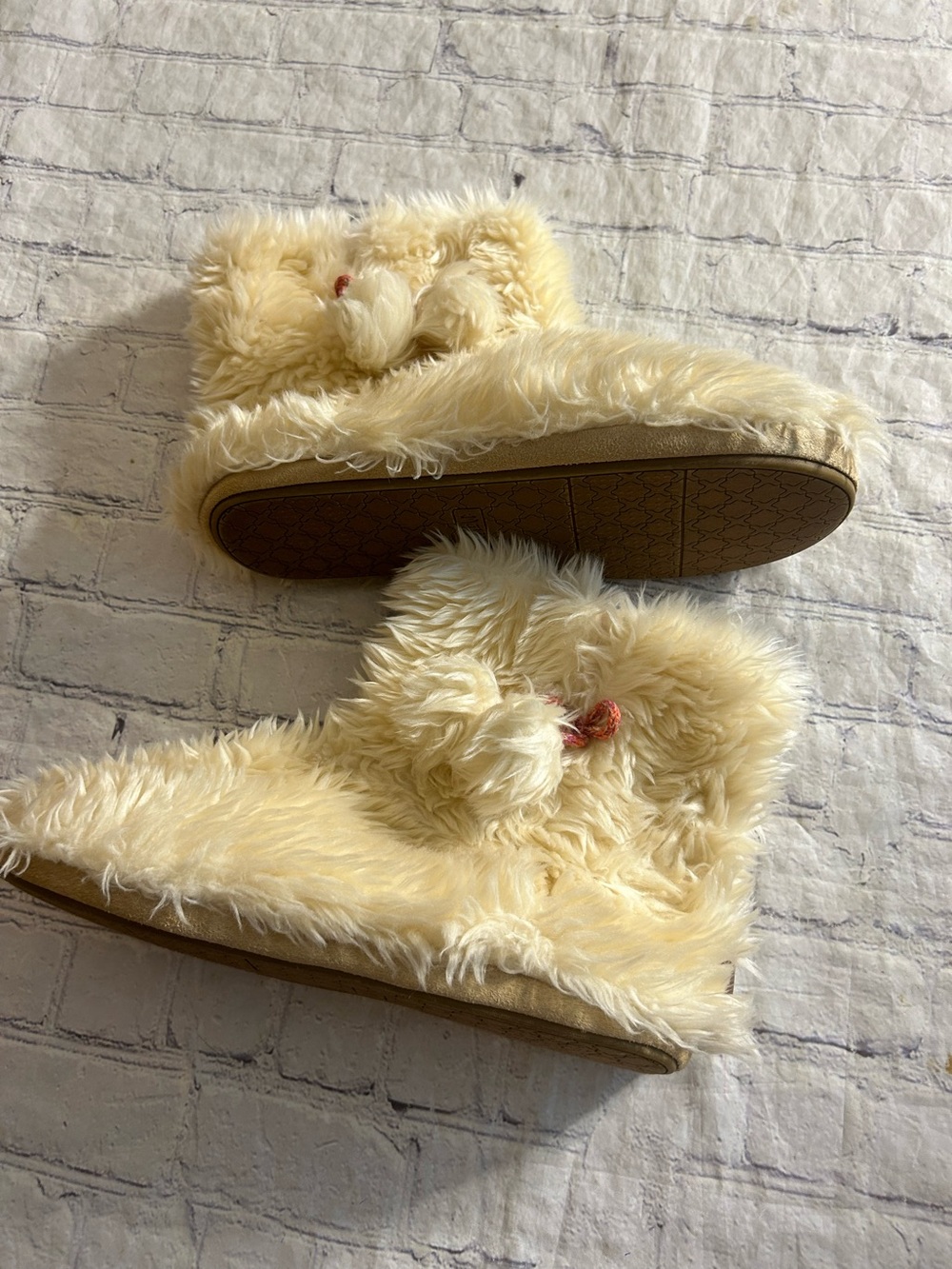 FUZZY ANKLE BOOTIES RUBBER SOLES POM POM TASSEL SLIPPERS WOMEN’S SIZE 11/12